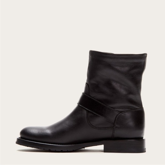 $388 Frye Natalie Engineer Black Leather  Short Moto Belted Casual Lug AnkleBoot - Picture 4 of 16